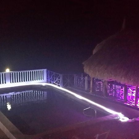 Las Olas Beach House 호텔 Sabana Westpunt 외부 사진